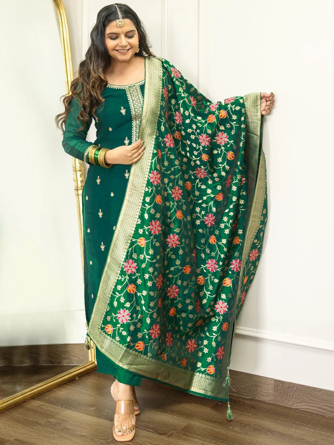 Green Embroidered Silk Blend Straight Suit With Dupatta-image-37