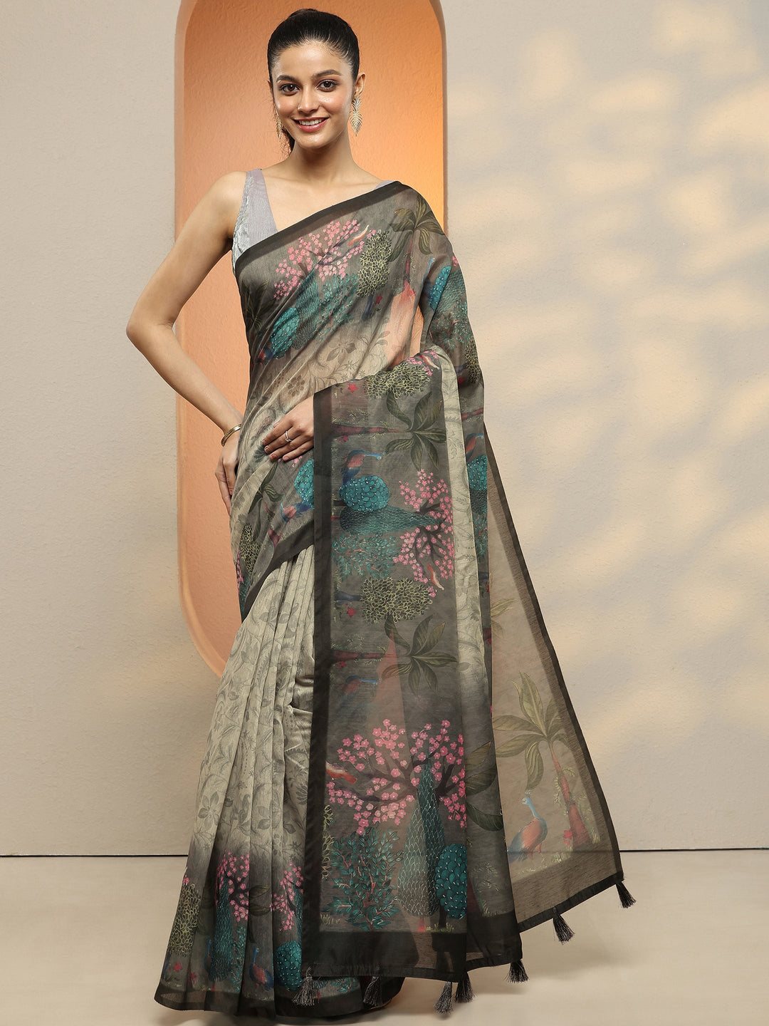 Grey Printed Silk Blend Saree With Unstitched Blouse Piece
