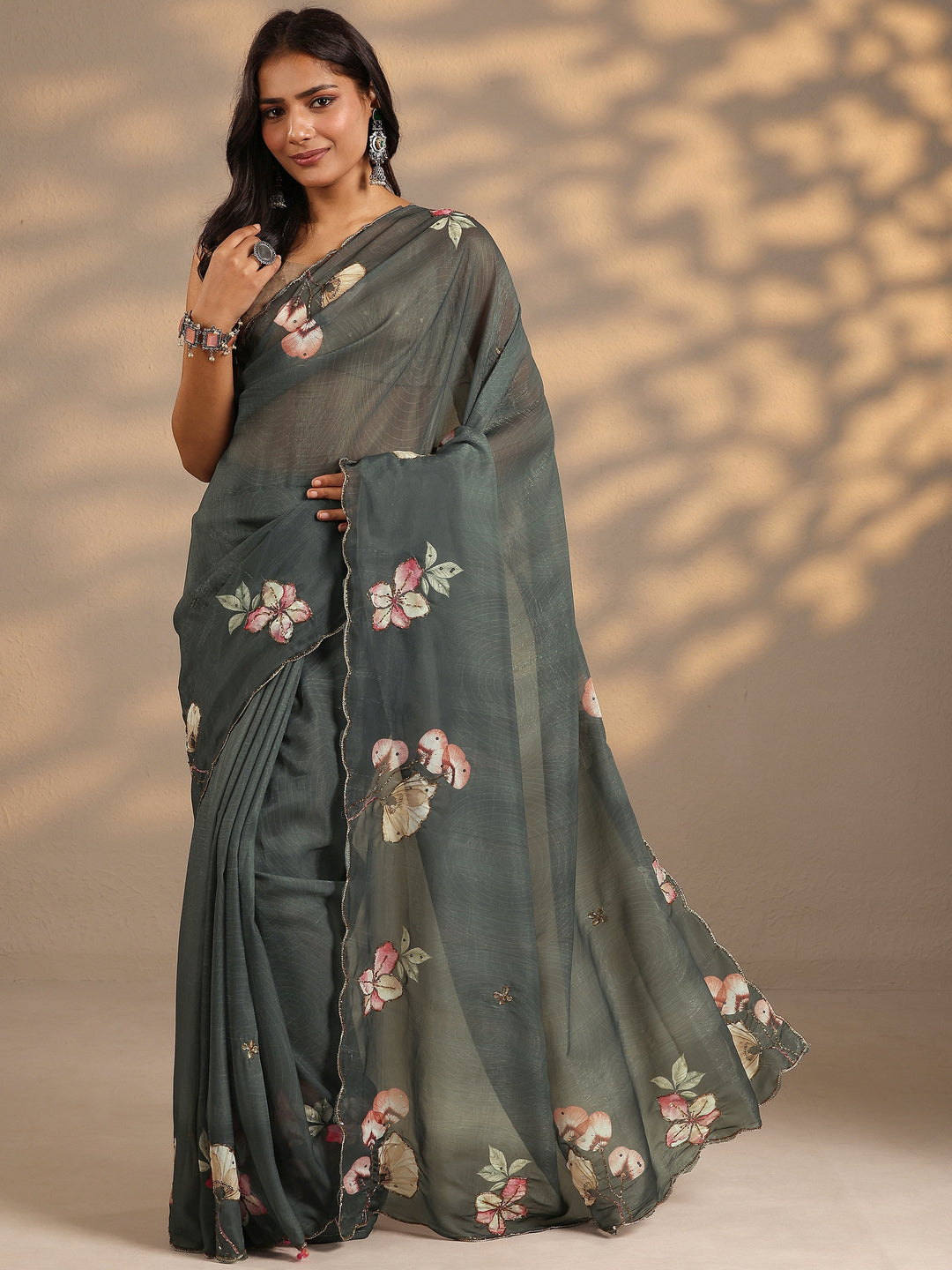 Grey Printed Silk Blend Saree With Unstitched Blouse Piece