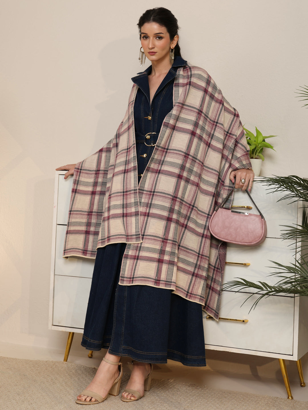  Libas Off White Checked Knitted Acrylic Shawl 