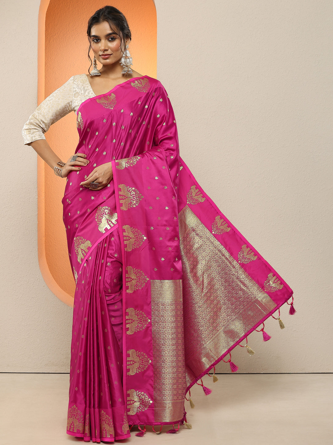 Magenta Woven Design Silk Blend Sarees With Unstitched Blouse Piece