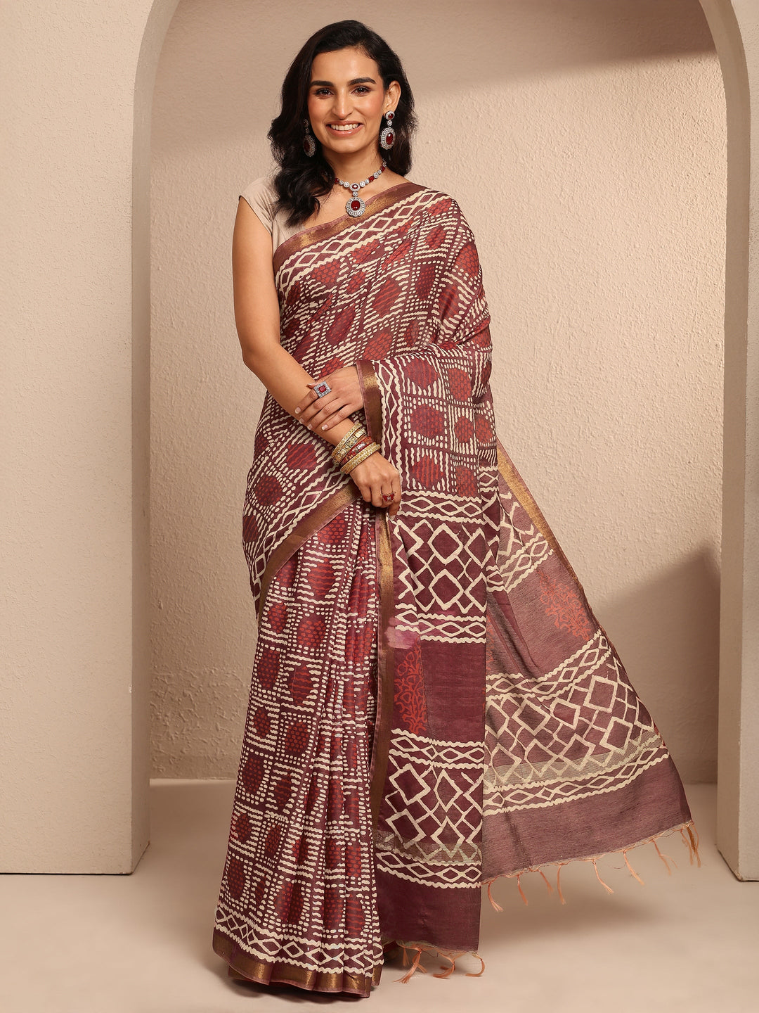  Maroon Geometric Printed Cotton Saree With Unstitched Blouse Piece 