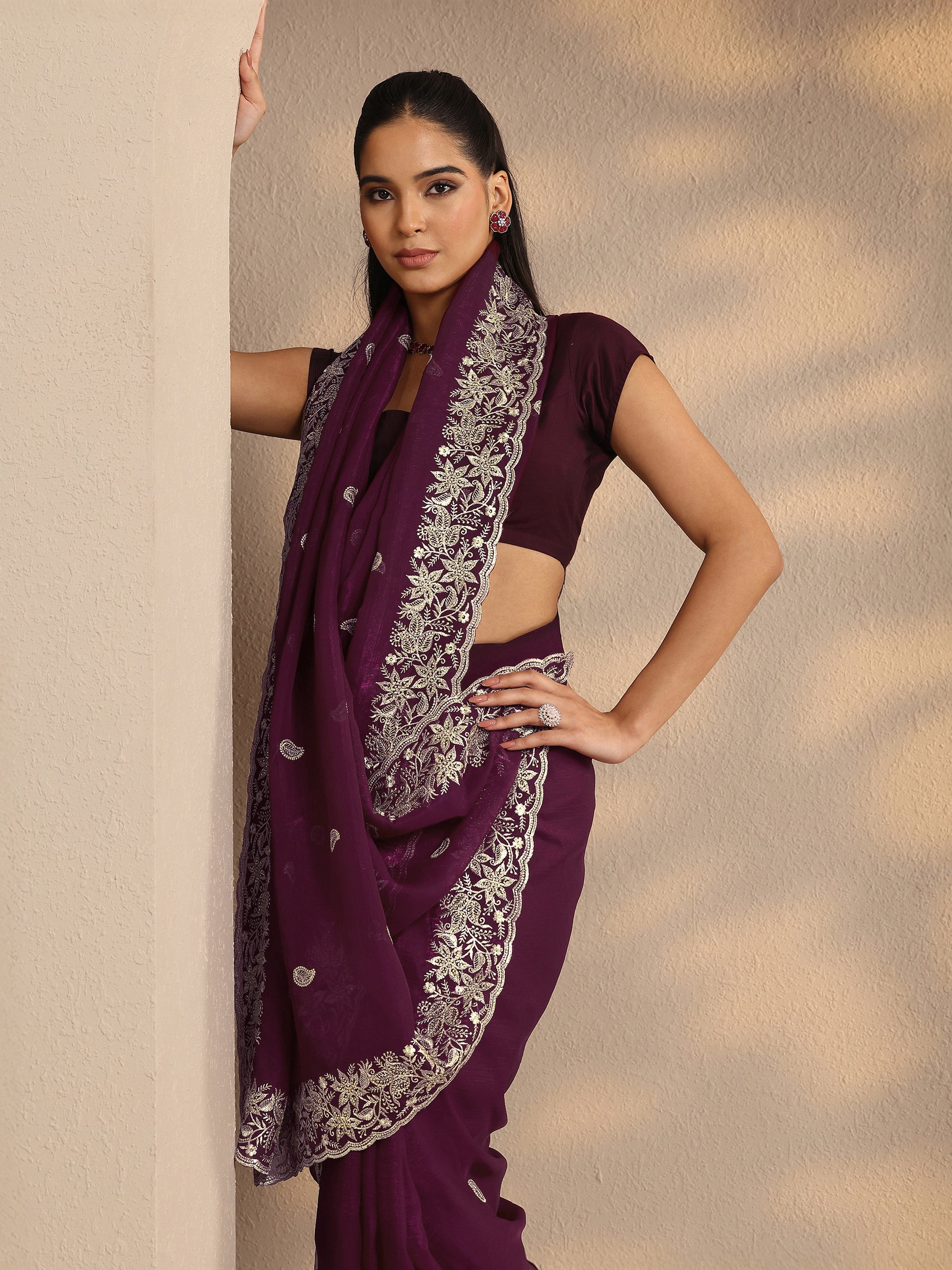 libas Maroon Paisley Embroidered Silk Blend Saree With Unstitched Blouse Piece-picture-43