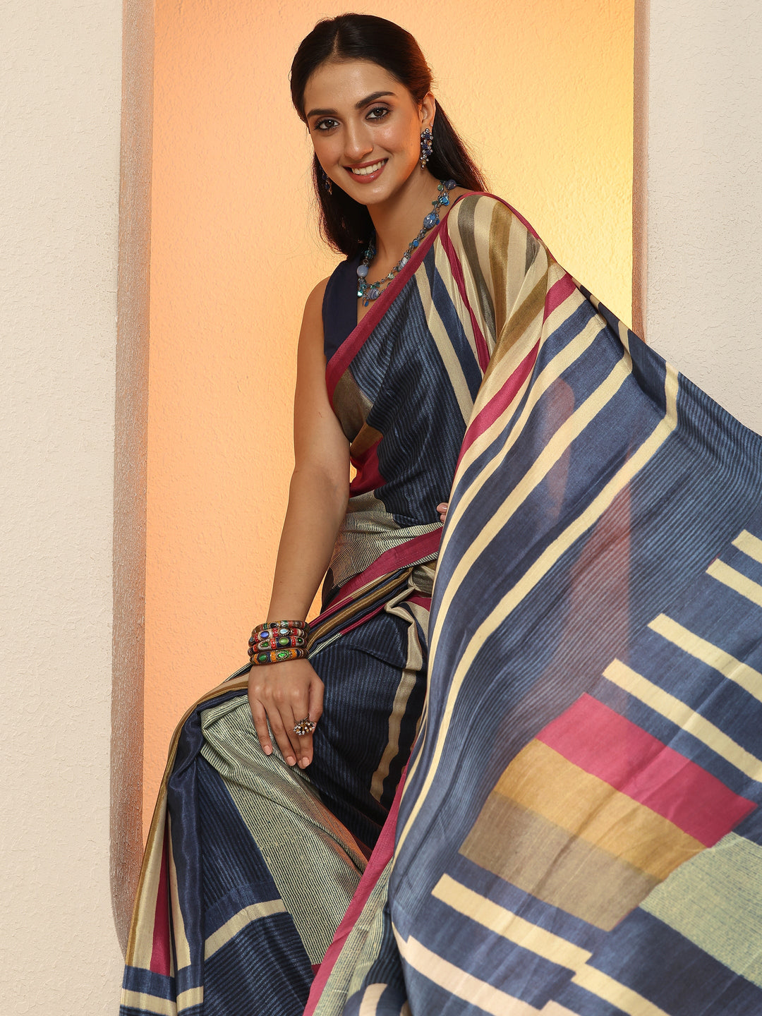 Multi Abstract Printed Silk Blend Saree With Unstitched Blouse Piece