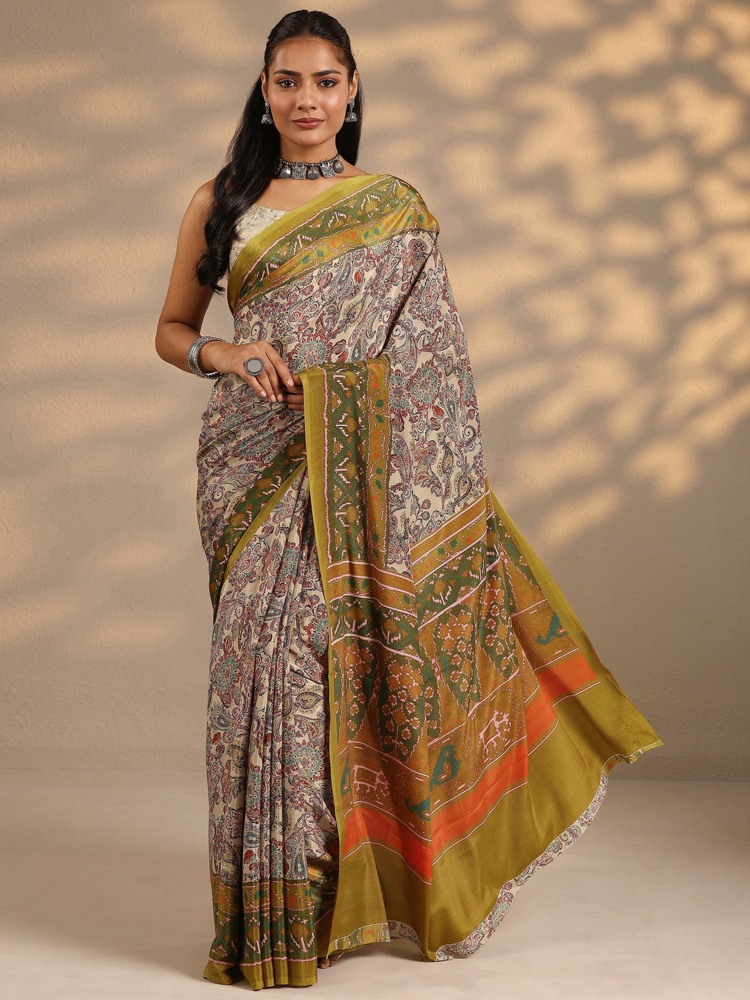 Multi Printed Silk Blend Saree With Unstitched Blouse Piece