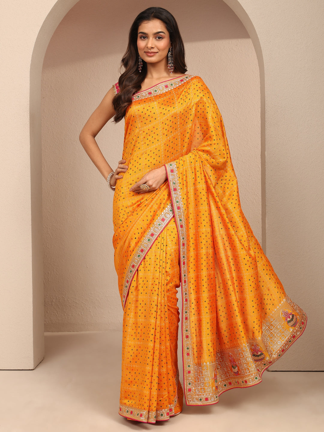 Mustard Bandhani Printed Silk Blend Saree With Unstitched Blouse Piece