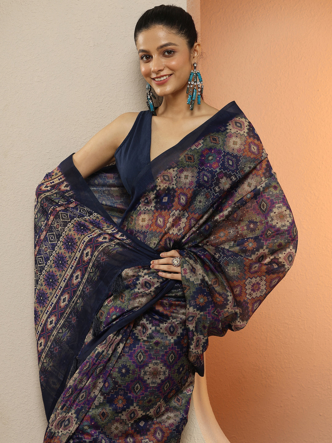 Navy Blue Printed Silk Blend Saree With Unstitched Blouse Piece