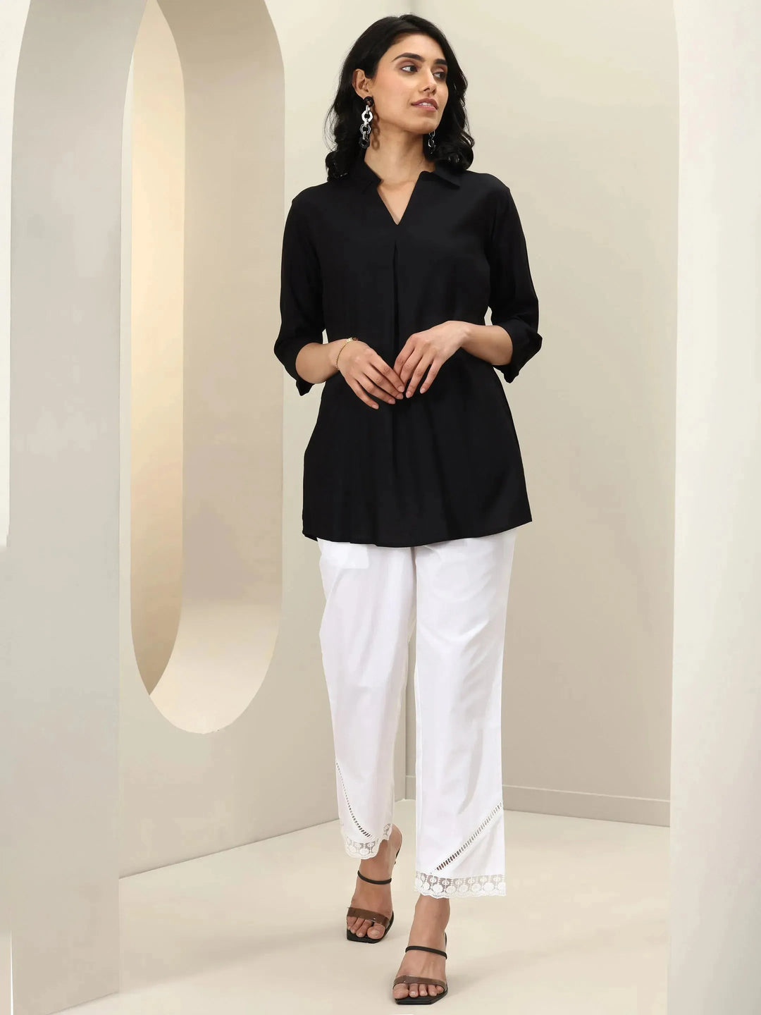  White Self Design Cotton Trousers 