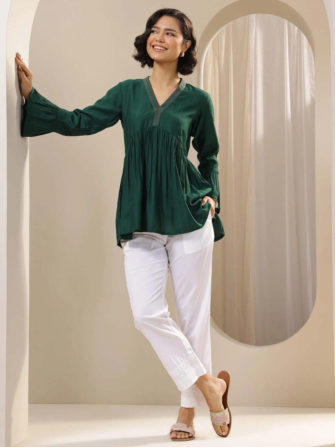  White Solid Cotton Trousers 