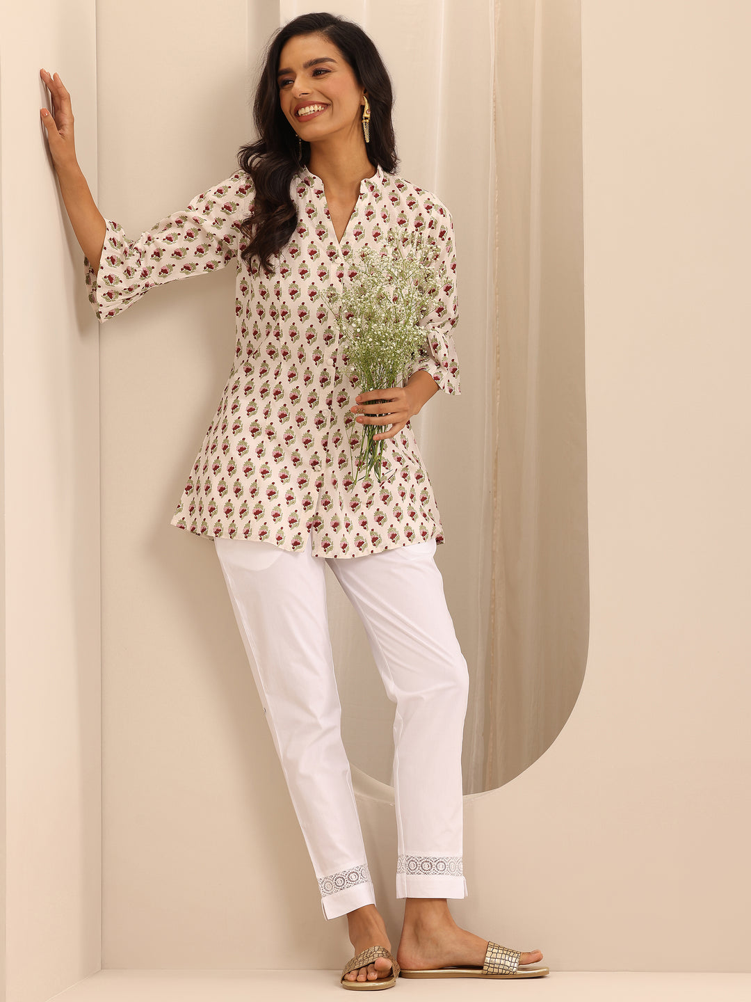  White Solid Cotton Trousers 
