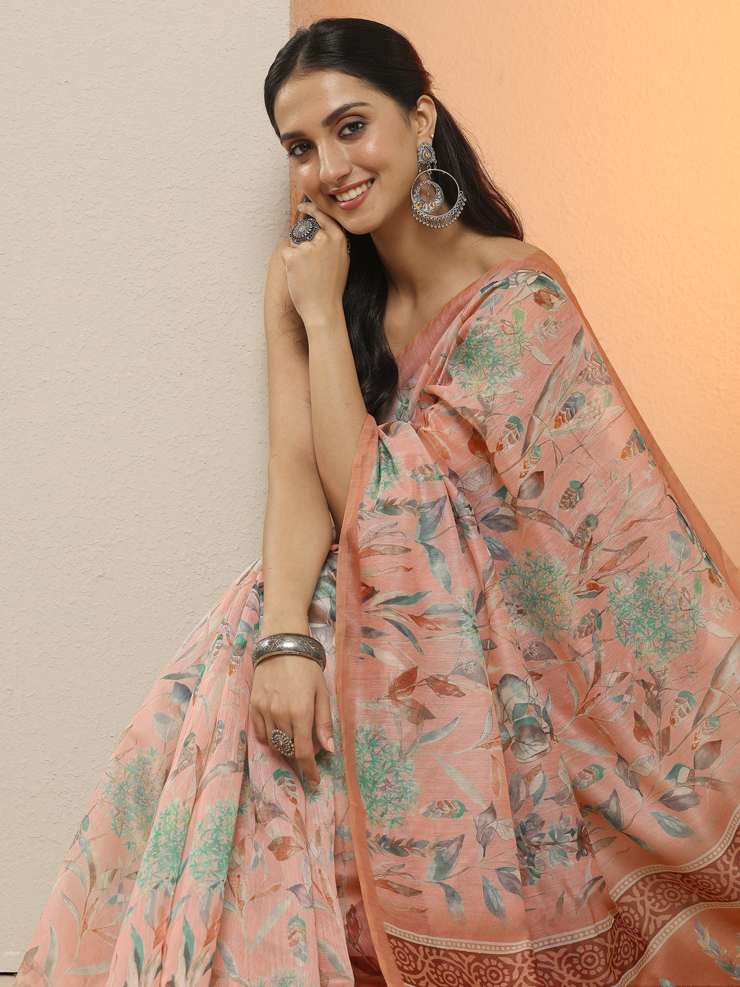 Peach Printed Silk Blend Saree With Unstitched Blouse Piece