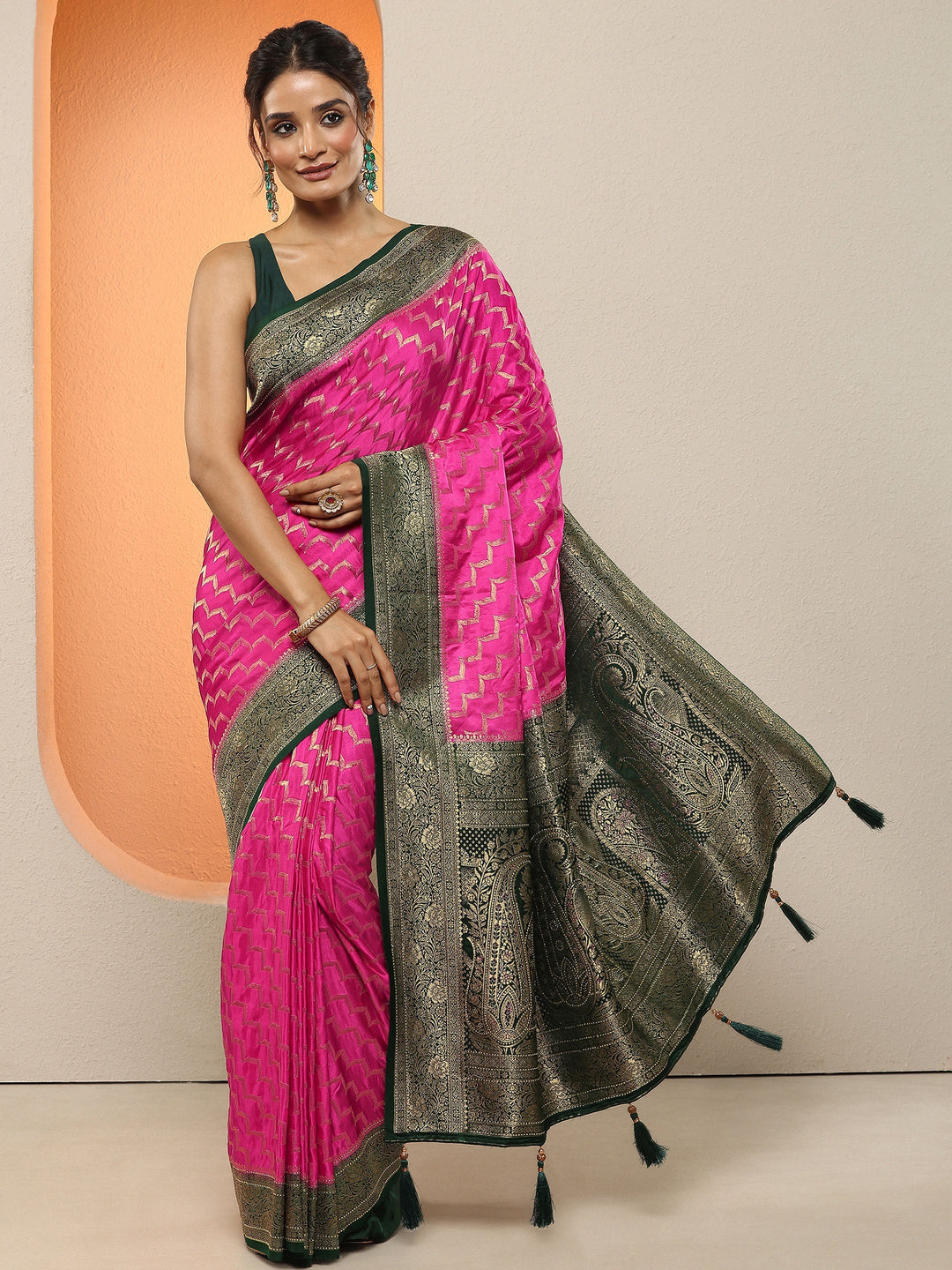 Pink Leheriya Woven Design Sarees With Unstitched Blouse Piece