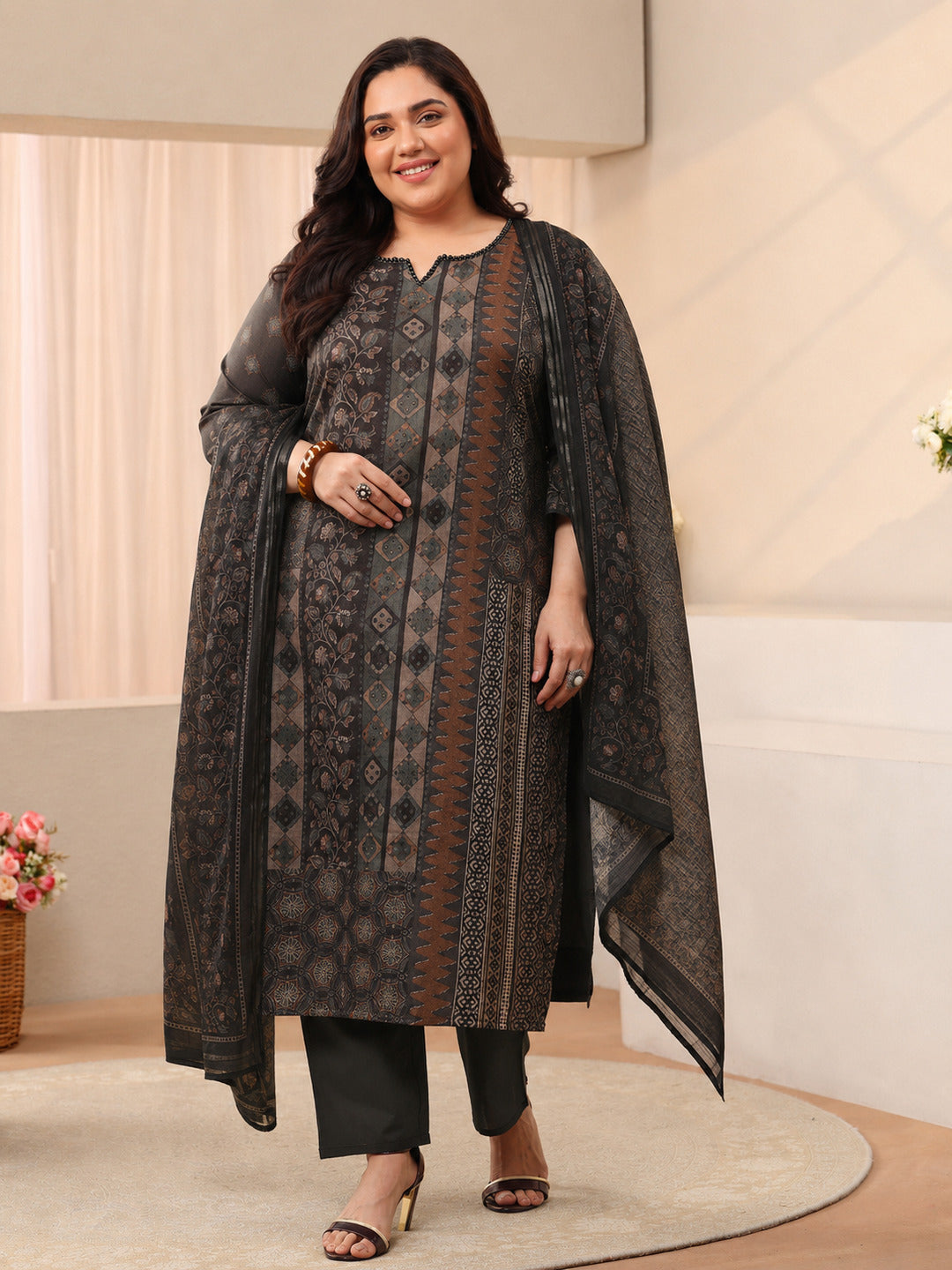  Plus Size Black Ethnic Printed Linen Straight Suit Set 