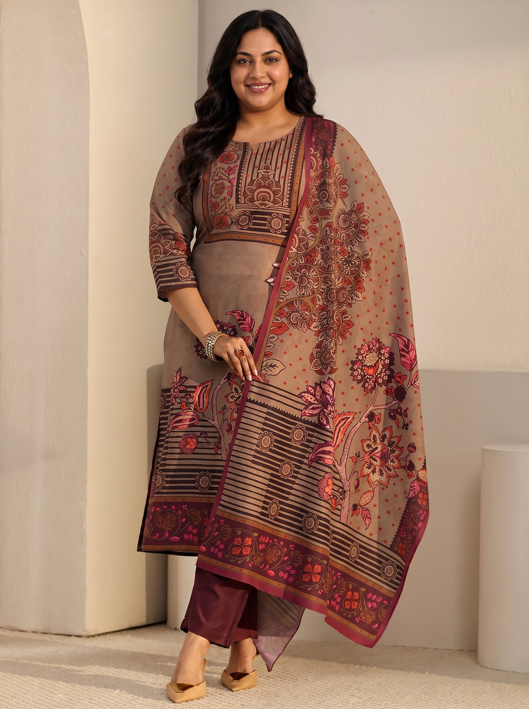  Plus Size Brown Floral Printed Muslin Straight Suit Set 