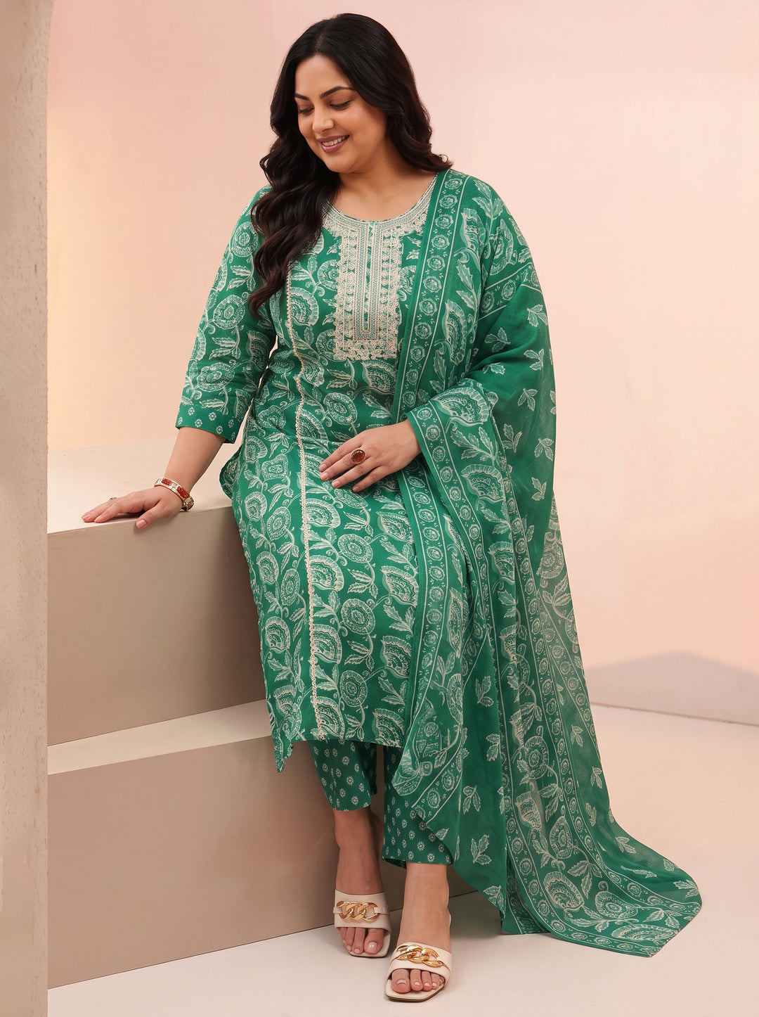 Plus Size Emerald Green Printed Cotton Straight Suit Set