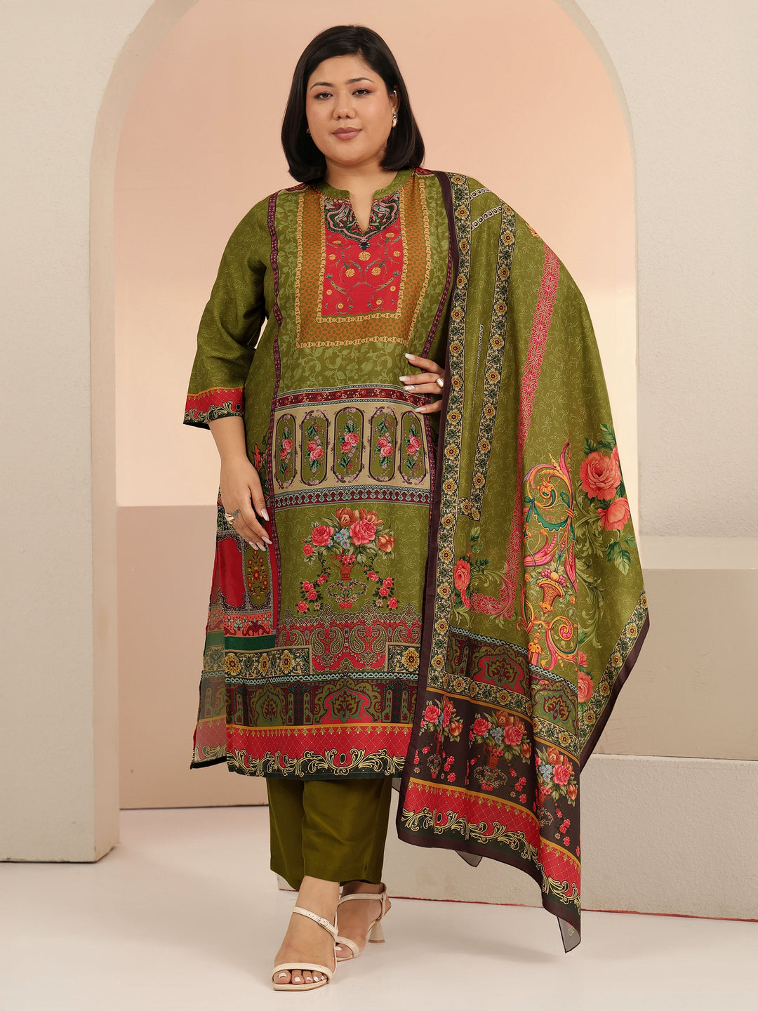  Plus Size Green Floral Printed Muslin Straight Suit Set 