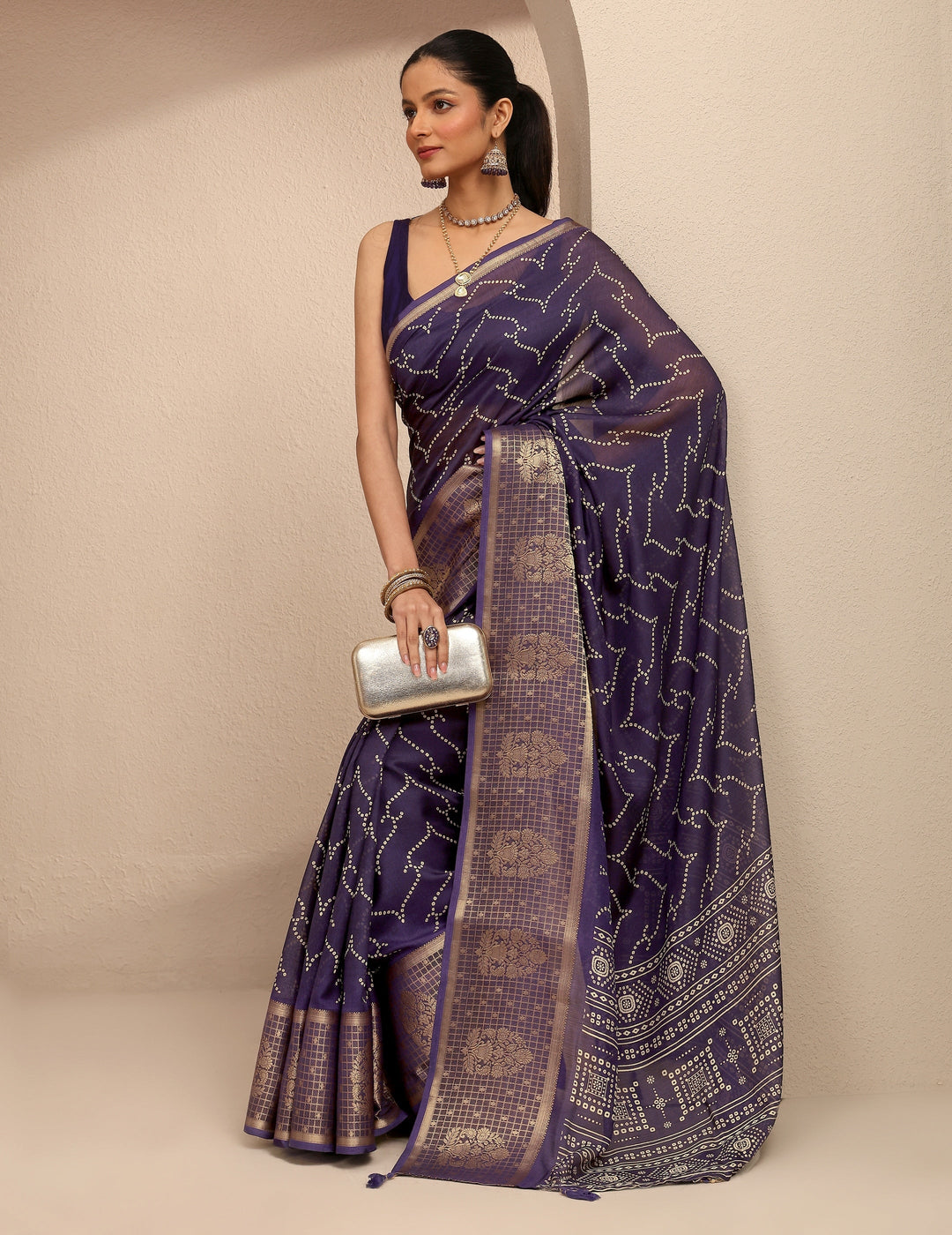 Purple Bandhani Printed Silk Blend Saree With Unstitched Blouse Piece