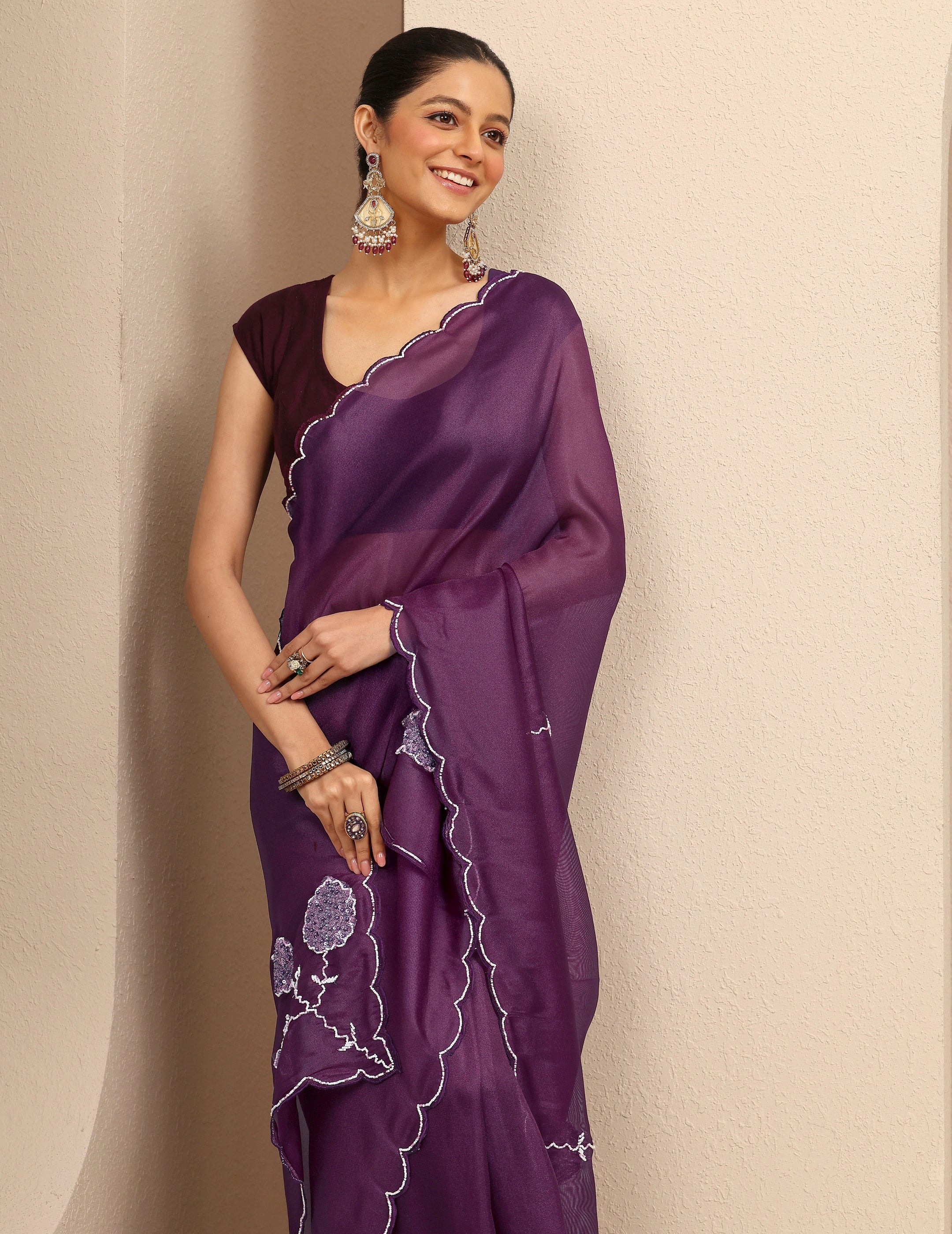 Purple Embellished Silk Blend Saree With Unstitched Blouse Piece-image-21