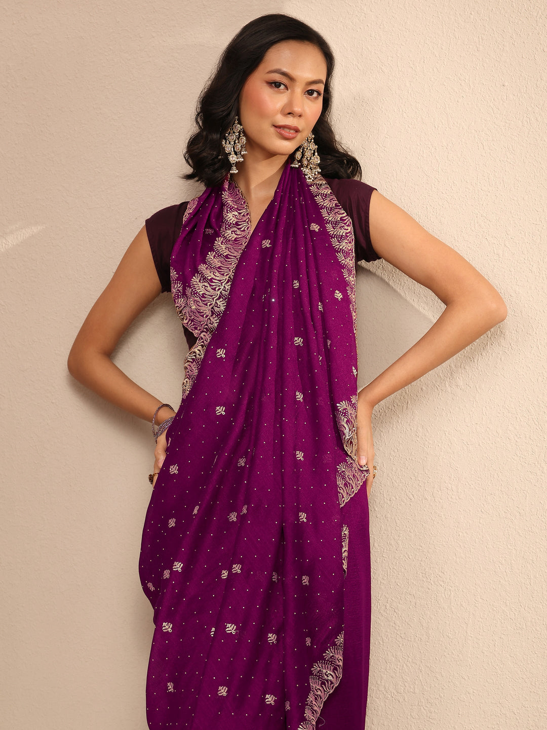Purple Embroidered Silk Blend Saree With Unstitched Blouse Piece