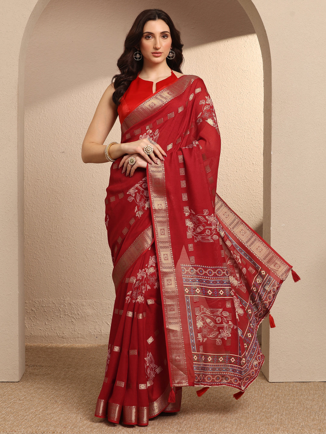 Red Printed Georgette Saree With Unstitched Blouse Piece