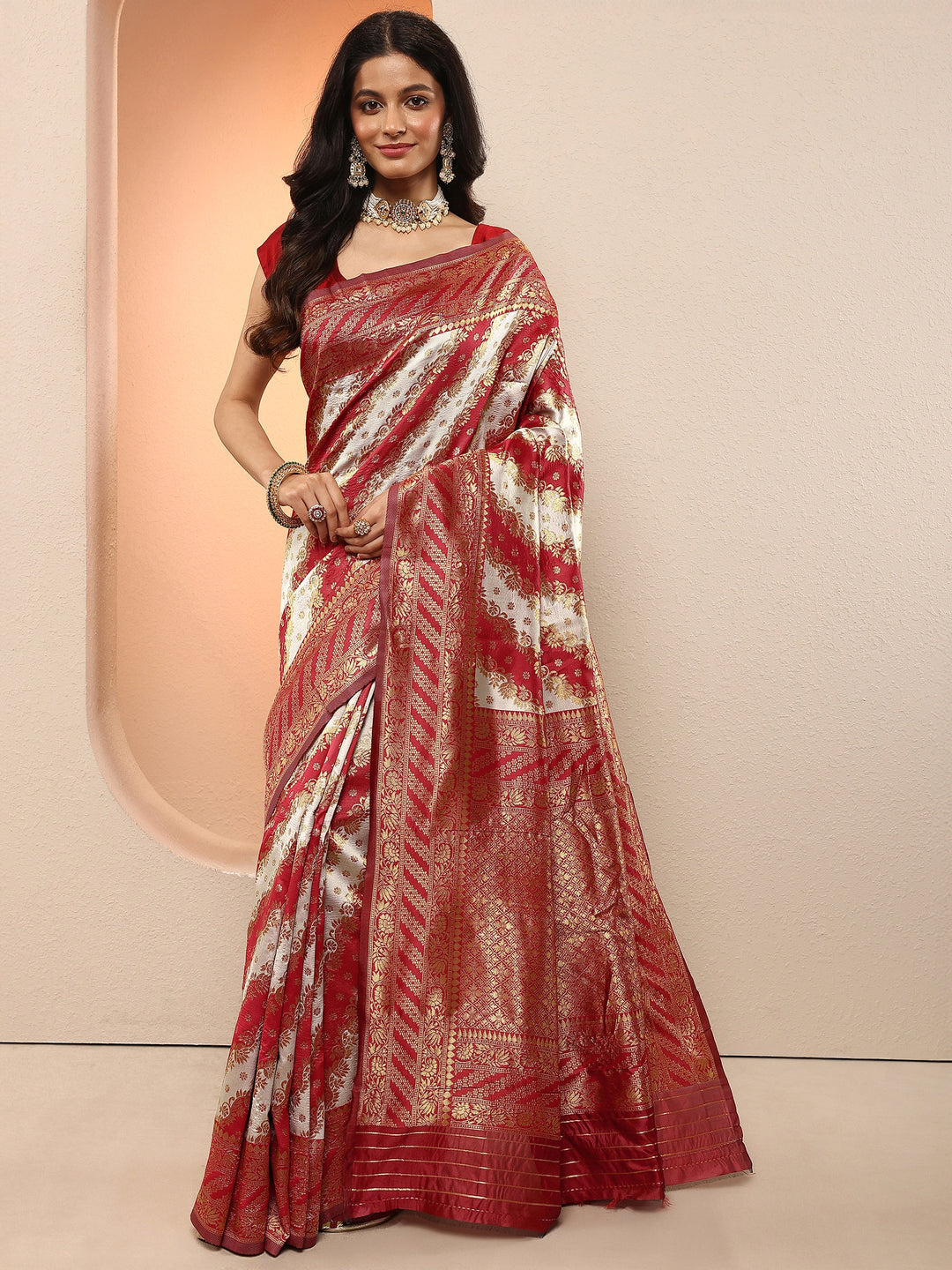 Red Woven Design Silk Blend Sarees With Unstitched Blouse Piece
