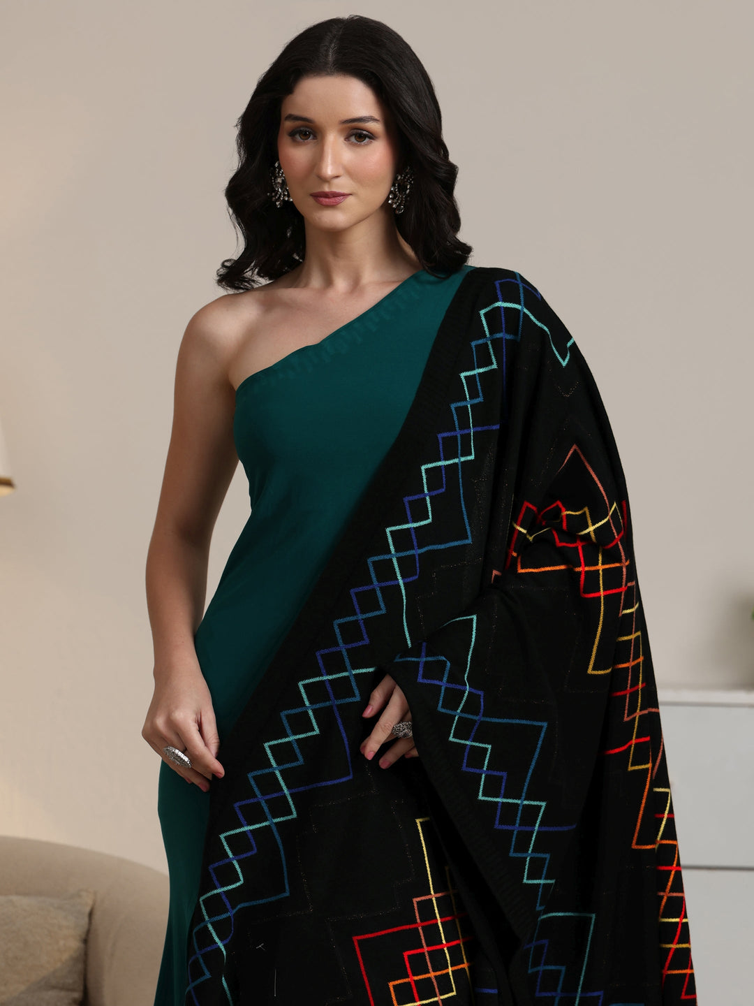  Libas Black Geometric Knitted Acrylic Shawl 
