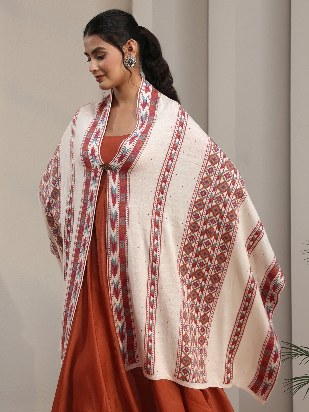  Libas Off White Geometric Knitted Acrylic Wrap Shawl 