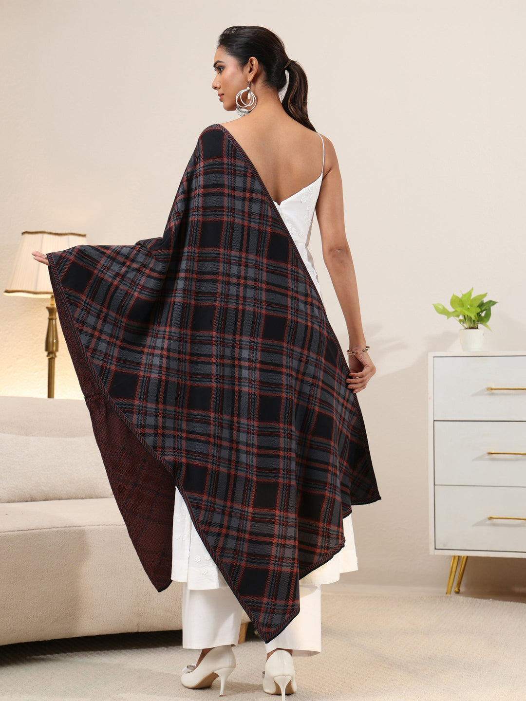  Libas Grey Checked Knitted Acrylic Shawl 