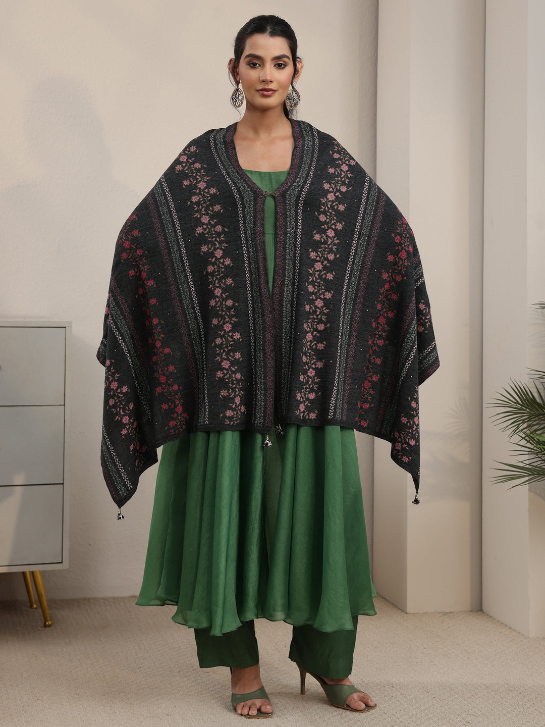  Libas Dark Grey Floral Knitted Acrylic Wrap Shawl 