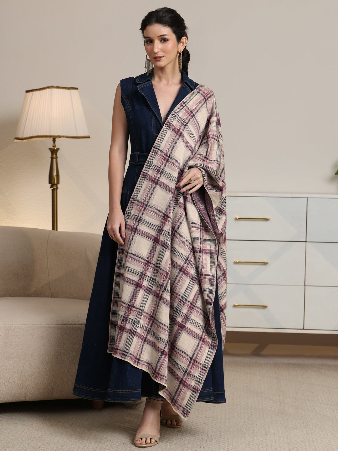  Libas Off White Checked Knitted Acrylic Shawl 