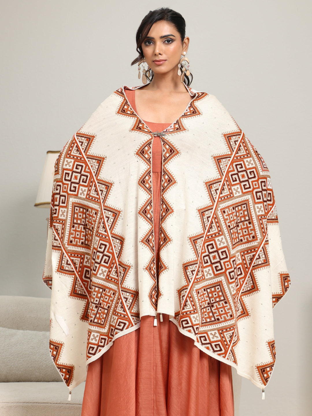  Libas White Geometric Knitted Acrylic Wrap Shawl 