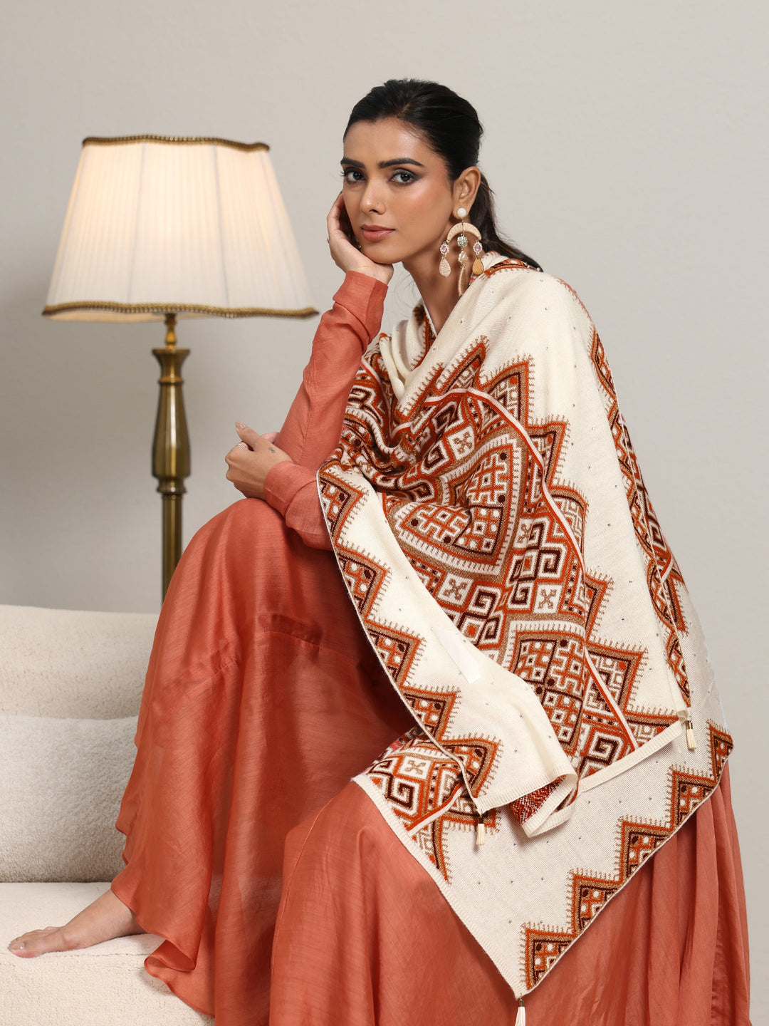  Libas White Geometric Knitted Acrylic Wrap Shawl 