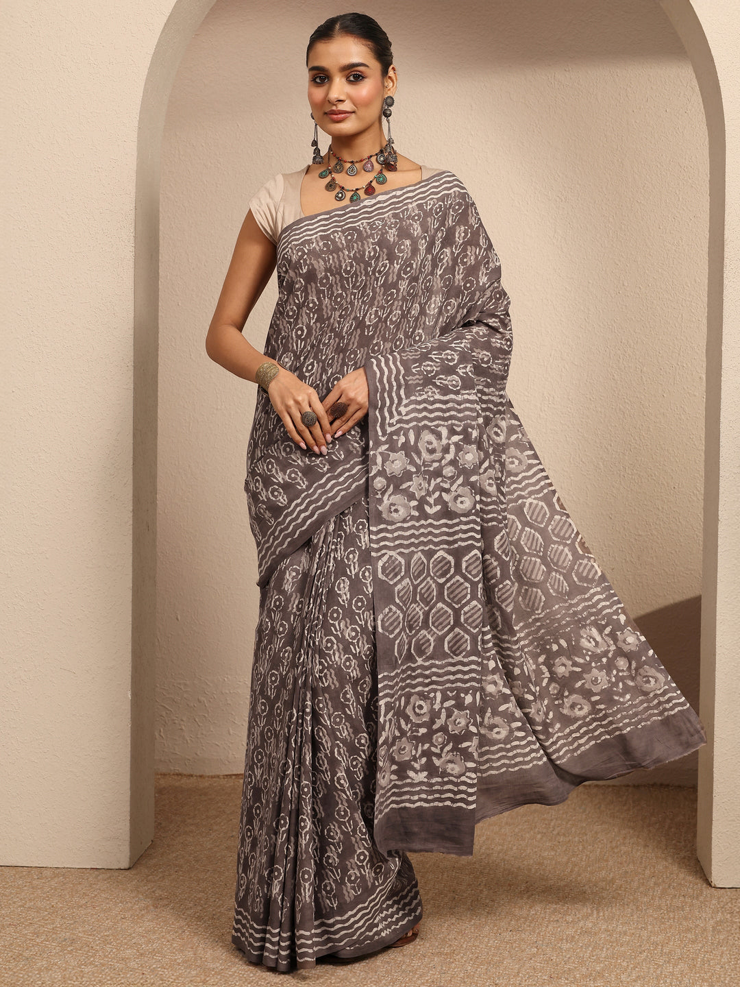  Taupe Printed Cotton Bagh Saree With Unstitched Blouse Piece 