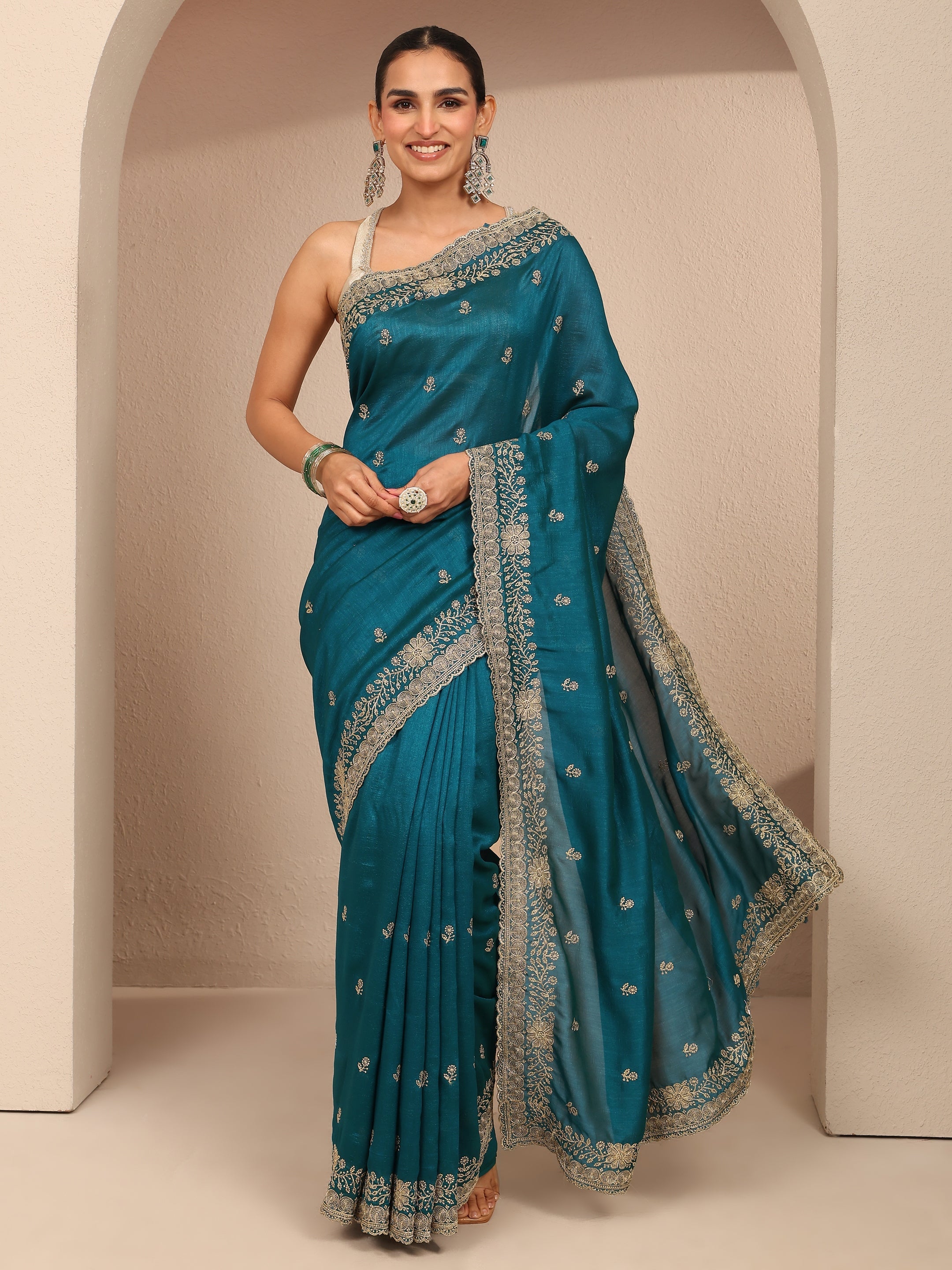 libas Teal Embroidered Silk Blend Saree With Unstitched Blouse Piece-picture-15