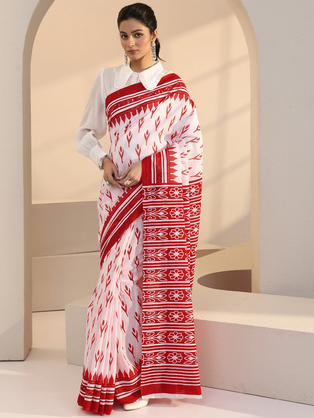  White Floral Print Cotton Saree 