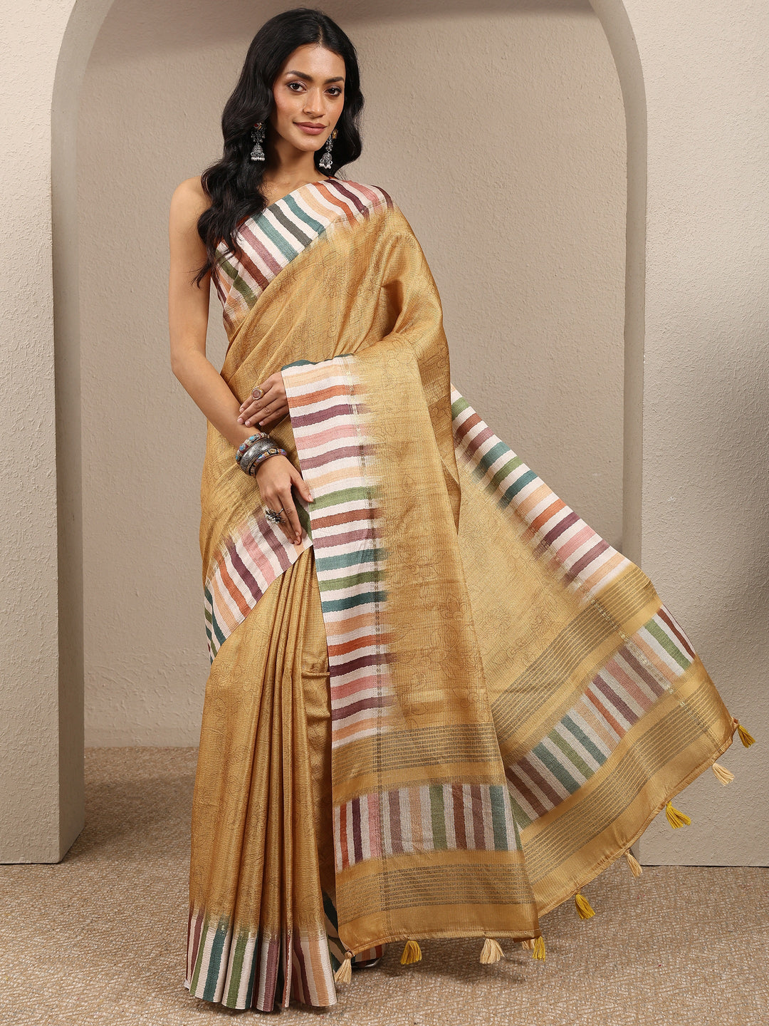 Yellow Printed Silk Blend Saree With Unstitched Blouse Piece
