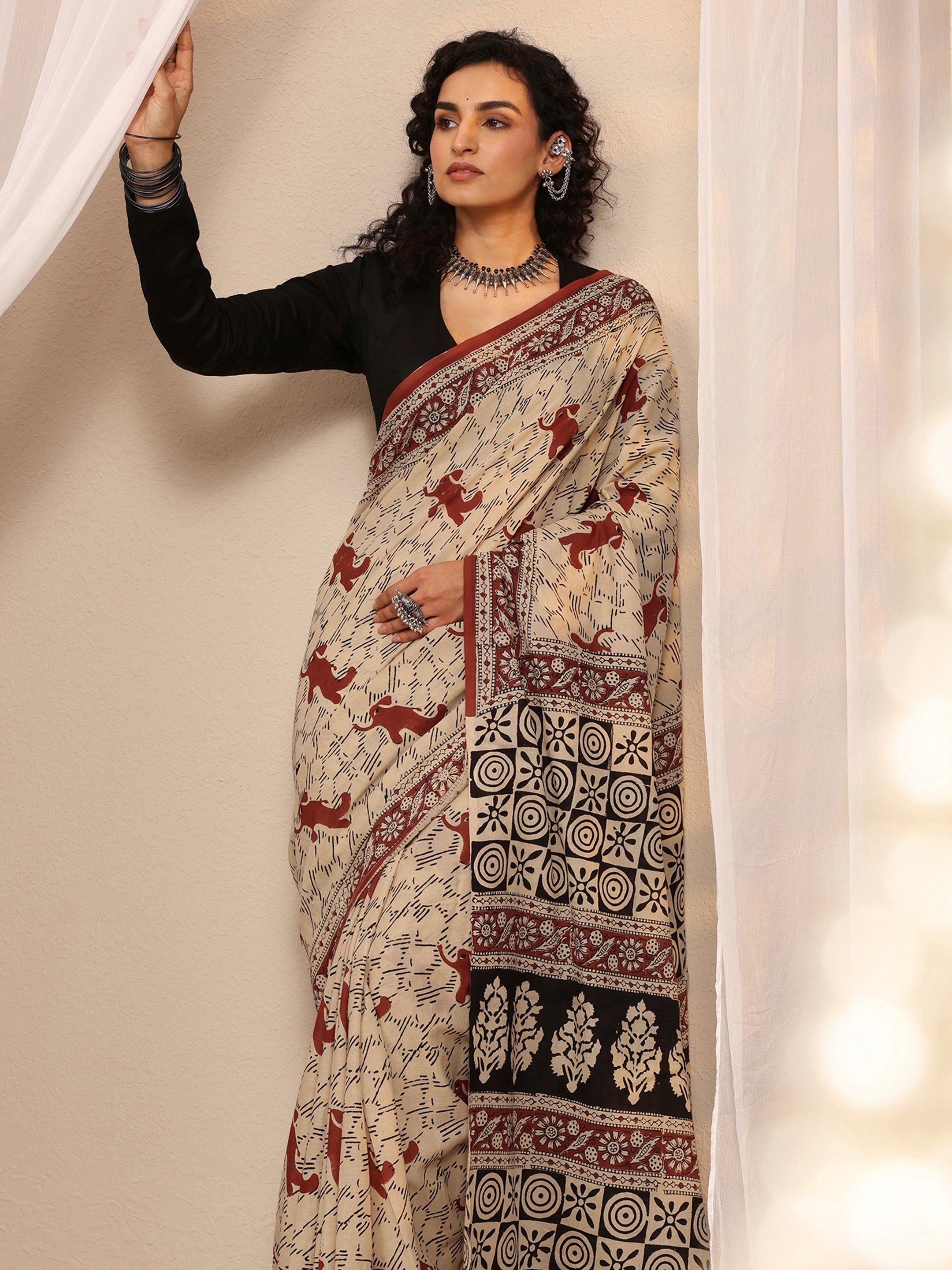 Beige Printed Cotton Blend Saree With Unstitched Blouse Piece-image-34