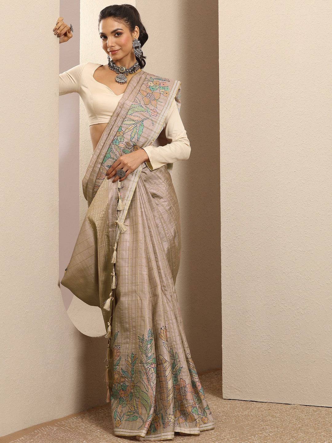 Beige Printed Silk Blend Saree With Unstitched Blouse Piece