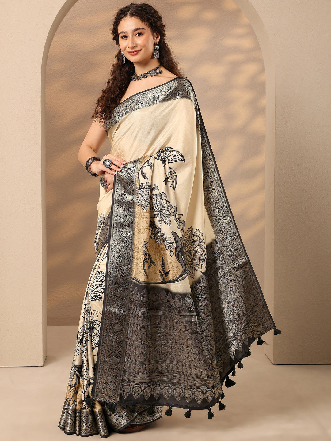  Beige Printed Silk Blend Saree With Unstitched Blouse Piece 