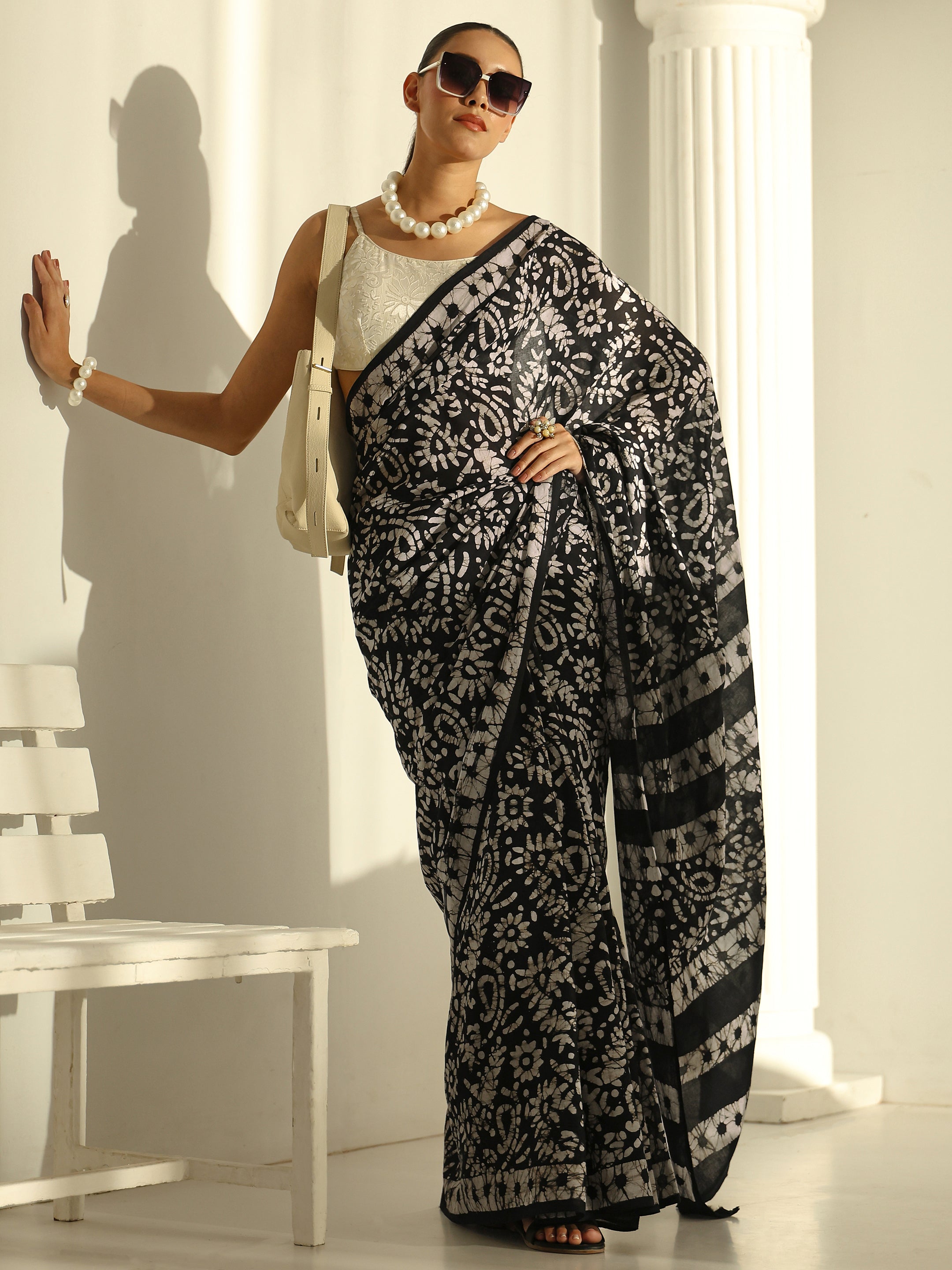 libas Black Batik Printed Cotton Saree-picture-22