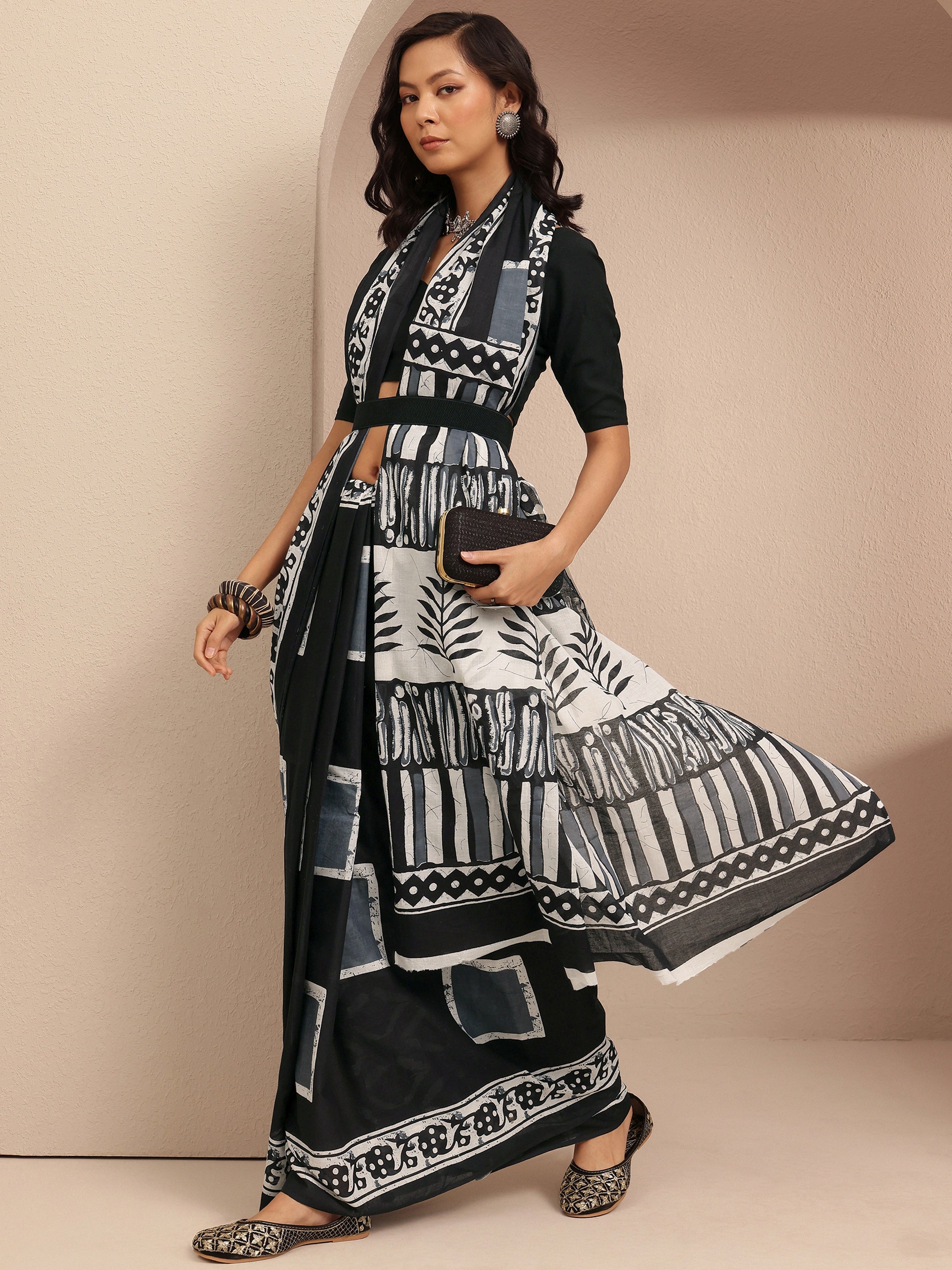 Black Block Printed Cotton Saree With Unstitched Blouse Piece-image-3