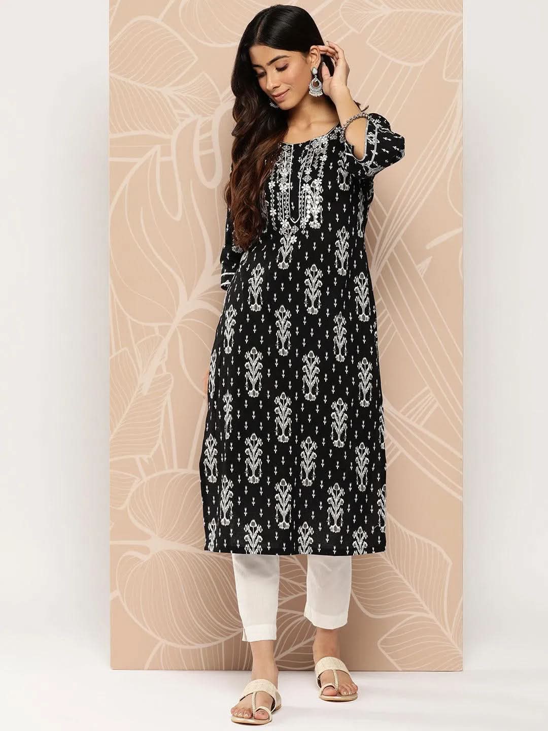 

Black Embellished Cotton Straight Kurta