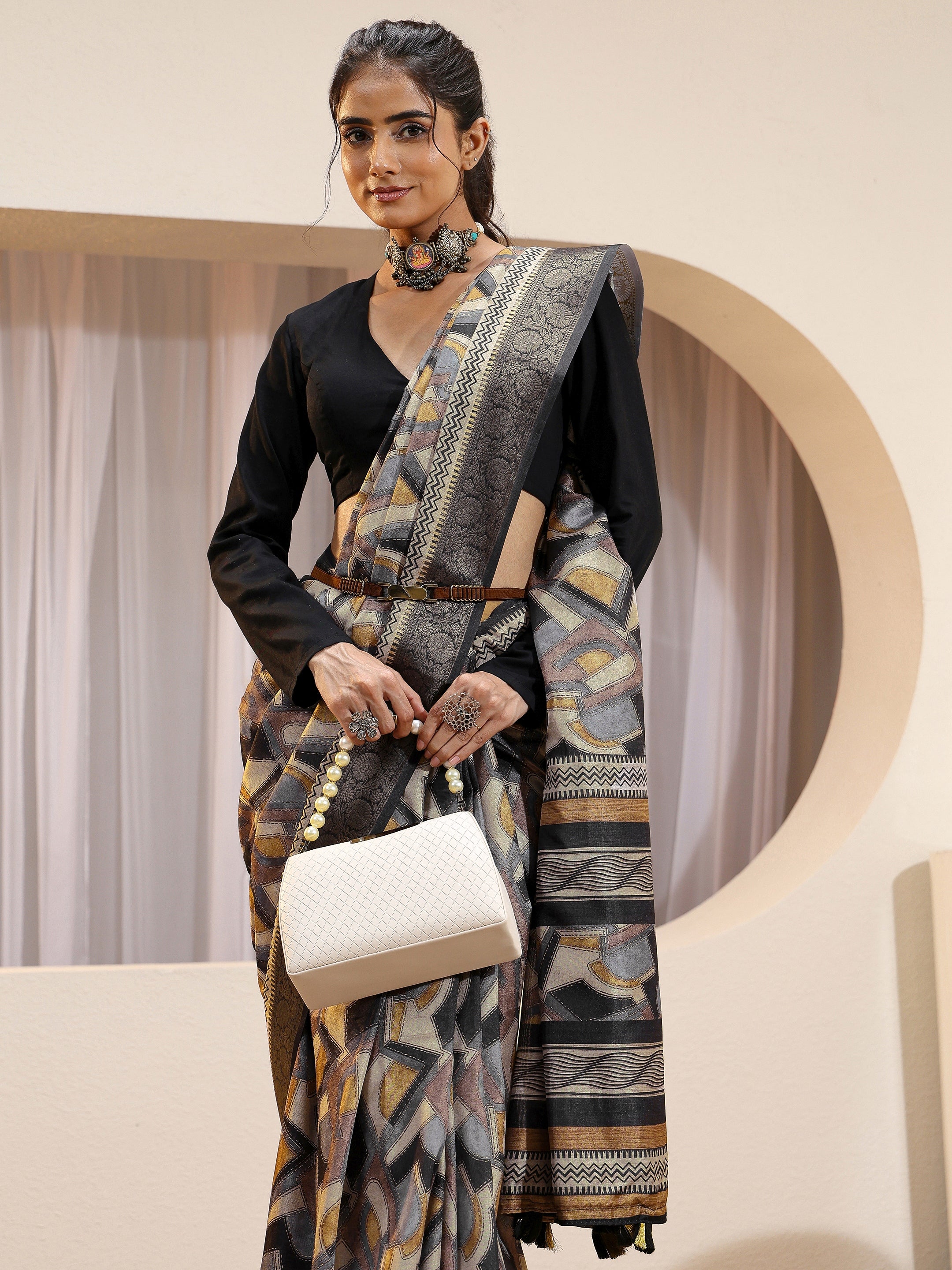 Libas Black Geometric Print Silk Blend Saree-picture-66
