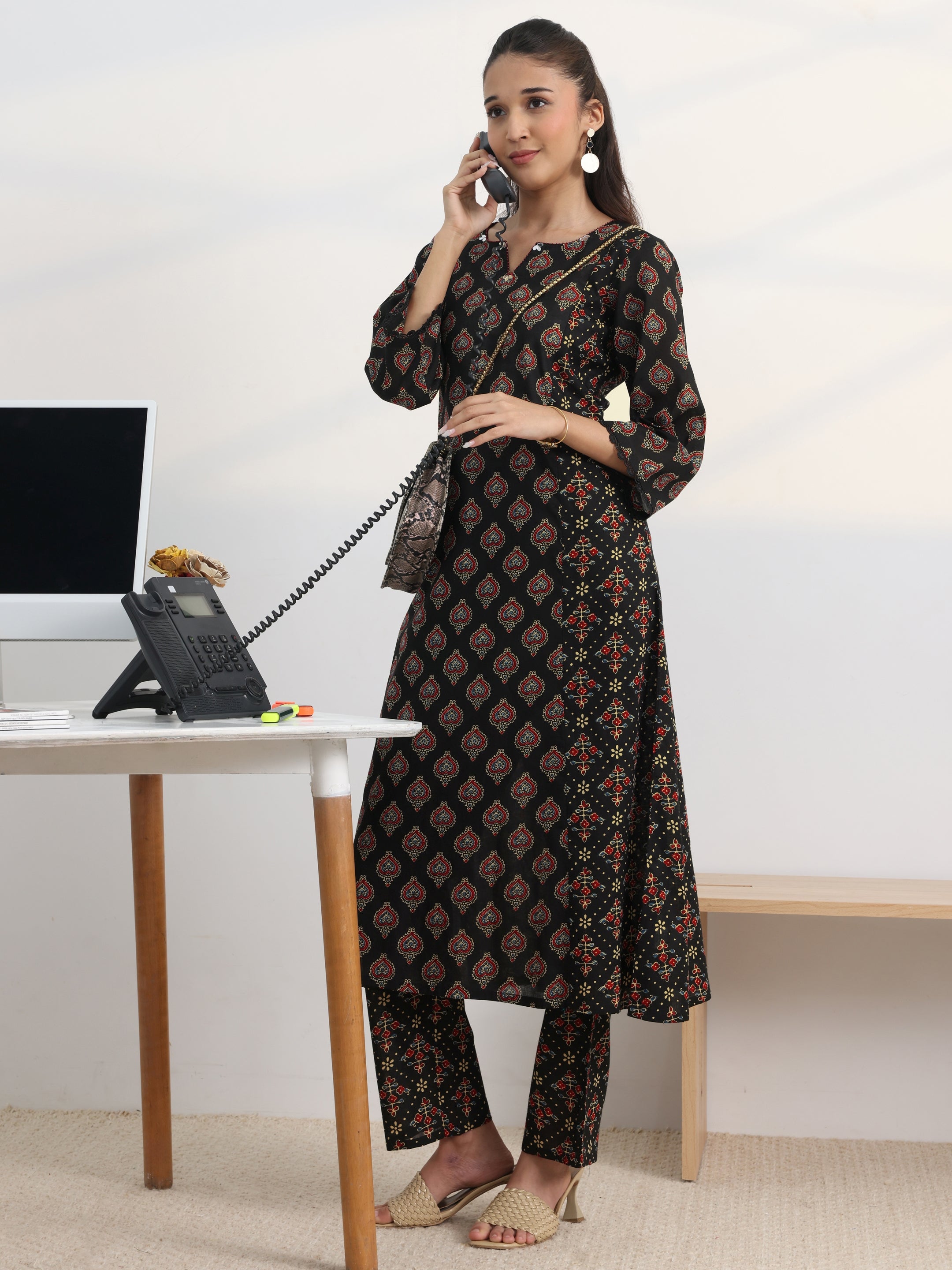 Gerua Black Printed Cotton Blend A-Line Kurta Set-image-13