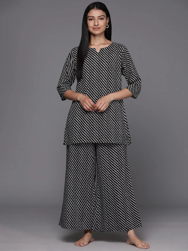Black Printed Cotton Night Suit - Libas