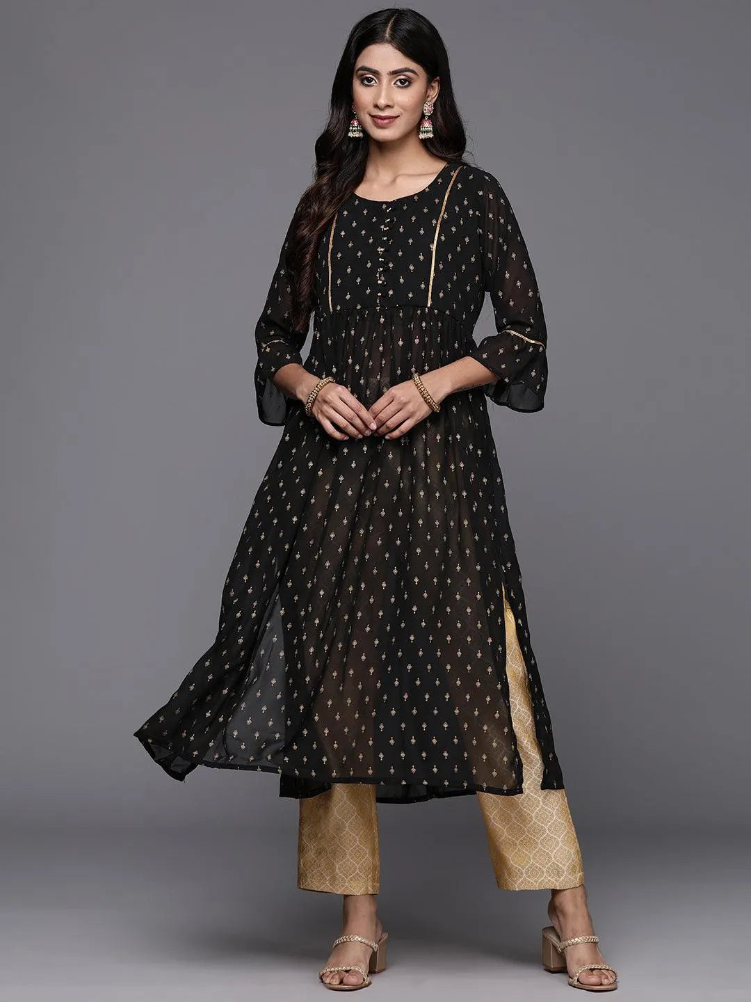 Libas’ Ultimate Guide of 2024 on How to Style a Black Kurta