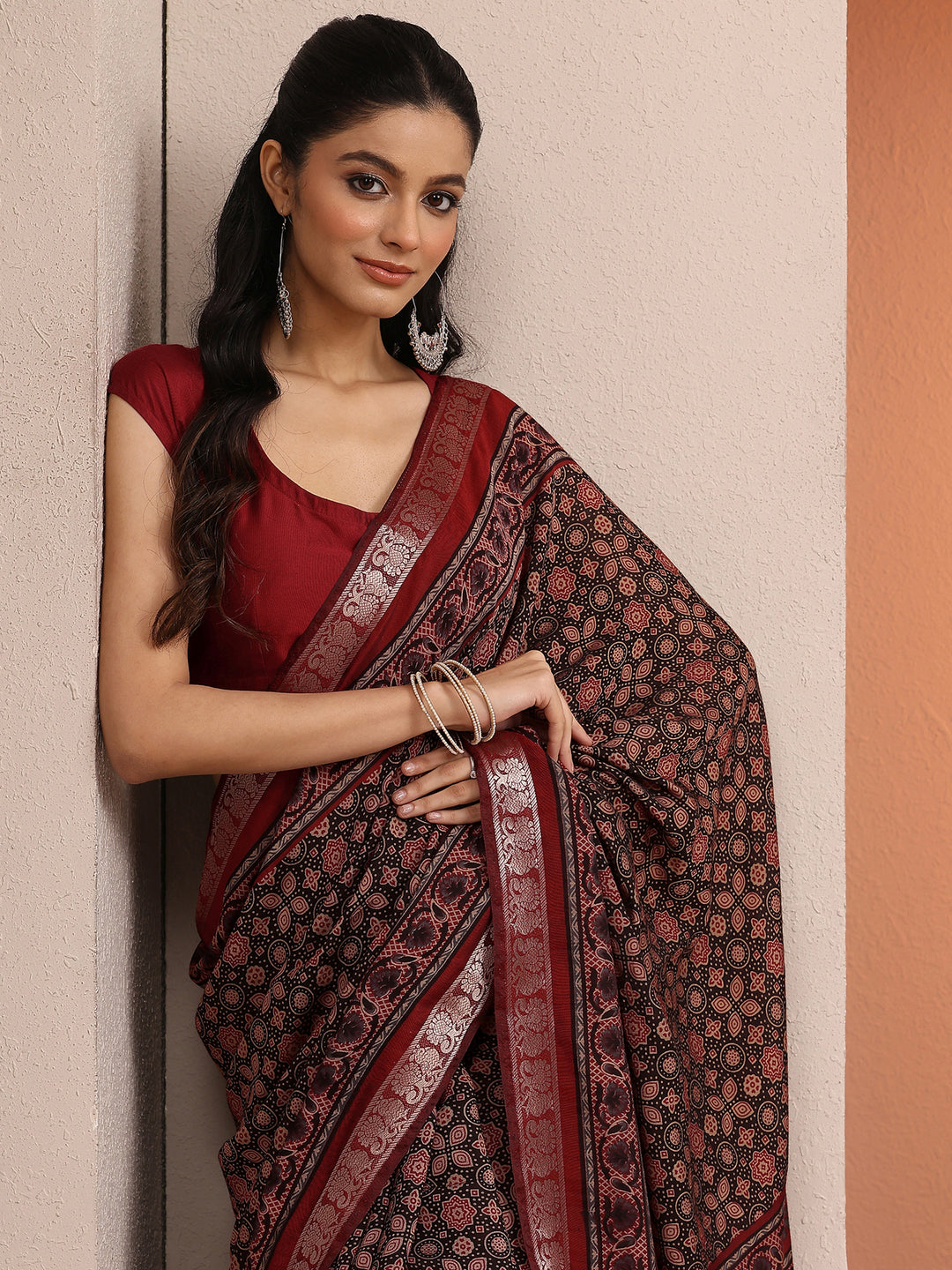  Black Printed Silk Blend Saree With Unstitched Blouse Piece 