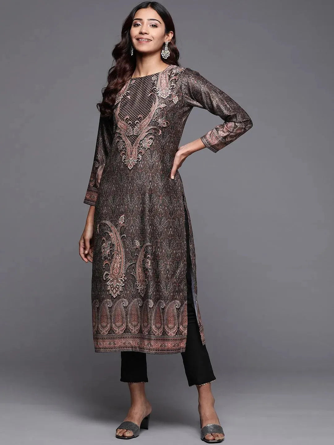 dailystylish #highfashion #bridal #fashion #palazzo #salwarsuit #embroidery  #pants #velvet … | Velvet dress designs, Velvet pakistani dress, Ladies  blouse designs