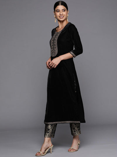 Black Yoke Design Velvet Straight Suit Set - Libas