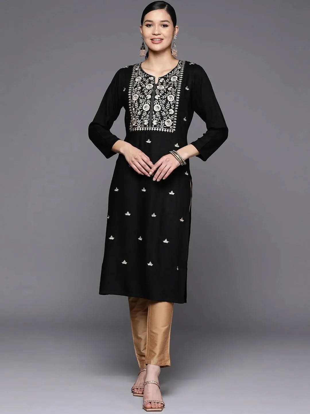 

Black Yoke Design Wool Straight Kurta